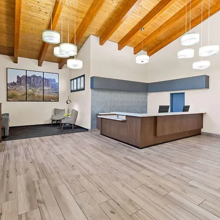 Days Inn & Suites By Wyndham Mesa Near Phoenix